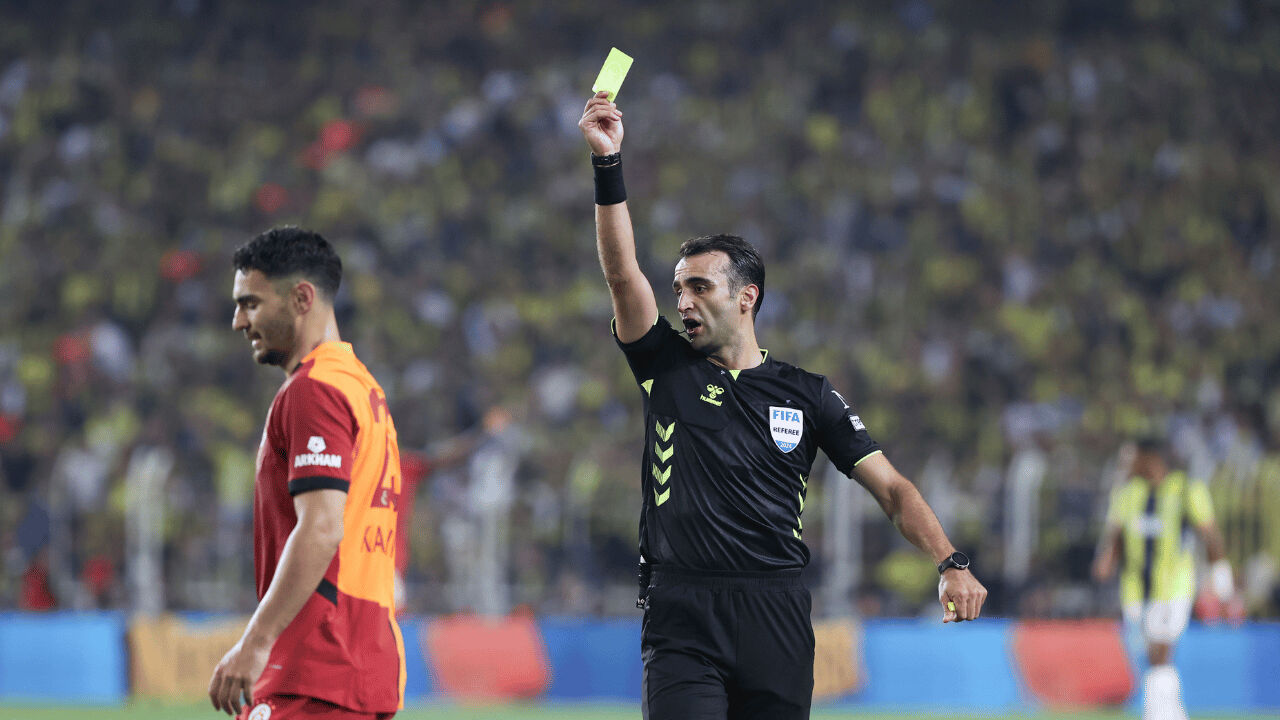 Kadıköy'de kazanan Galatasaray! Mourinho ilk derbisini kaybetti... Fenerbahçe-Galatasaray | Canlı Anlatım - 1. Resim