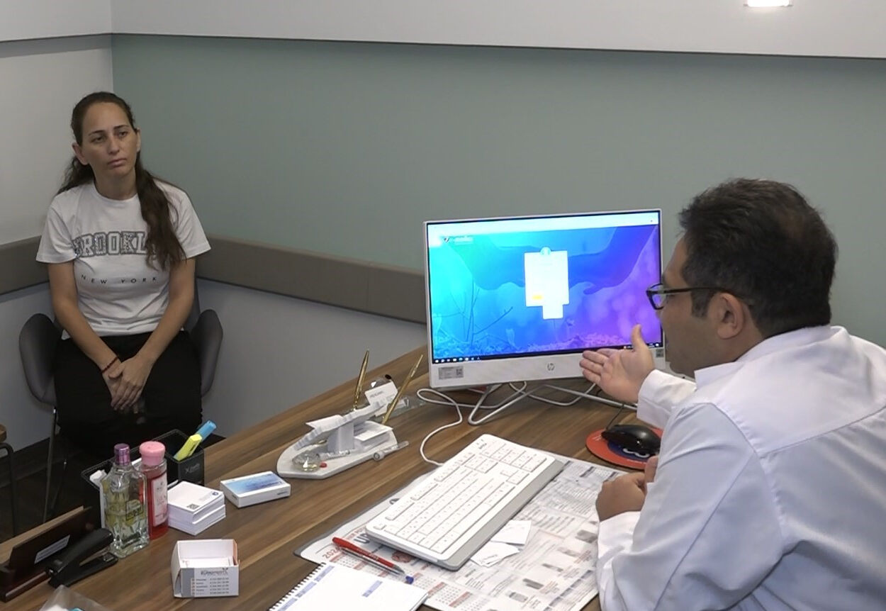 Fıtık için gitti, hayatının şokunu yaşadı! 35 yaşında tek böbrekli olduğunu öğrenen kadın son anda kurtuldu - 2. Resim