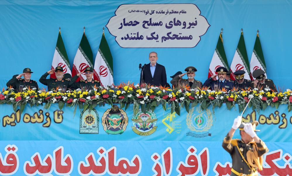 İran'dan gövde gösterisi! Yeni füzeyi ilk kez sergiledi - 2. Resim