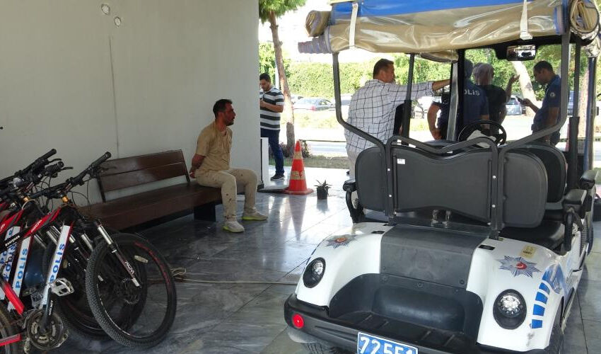 İşten çıkarılınca dehşet saçtı! Gözü dönen çalışan arkadaşlarını bıçakla yaraladı - 3. Resim