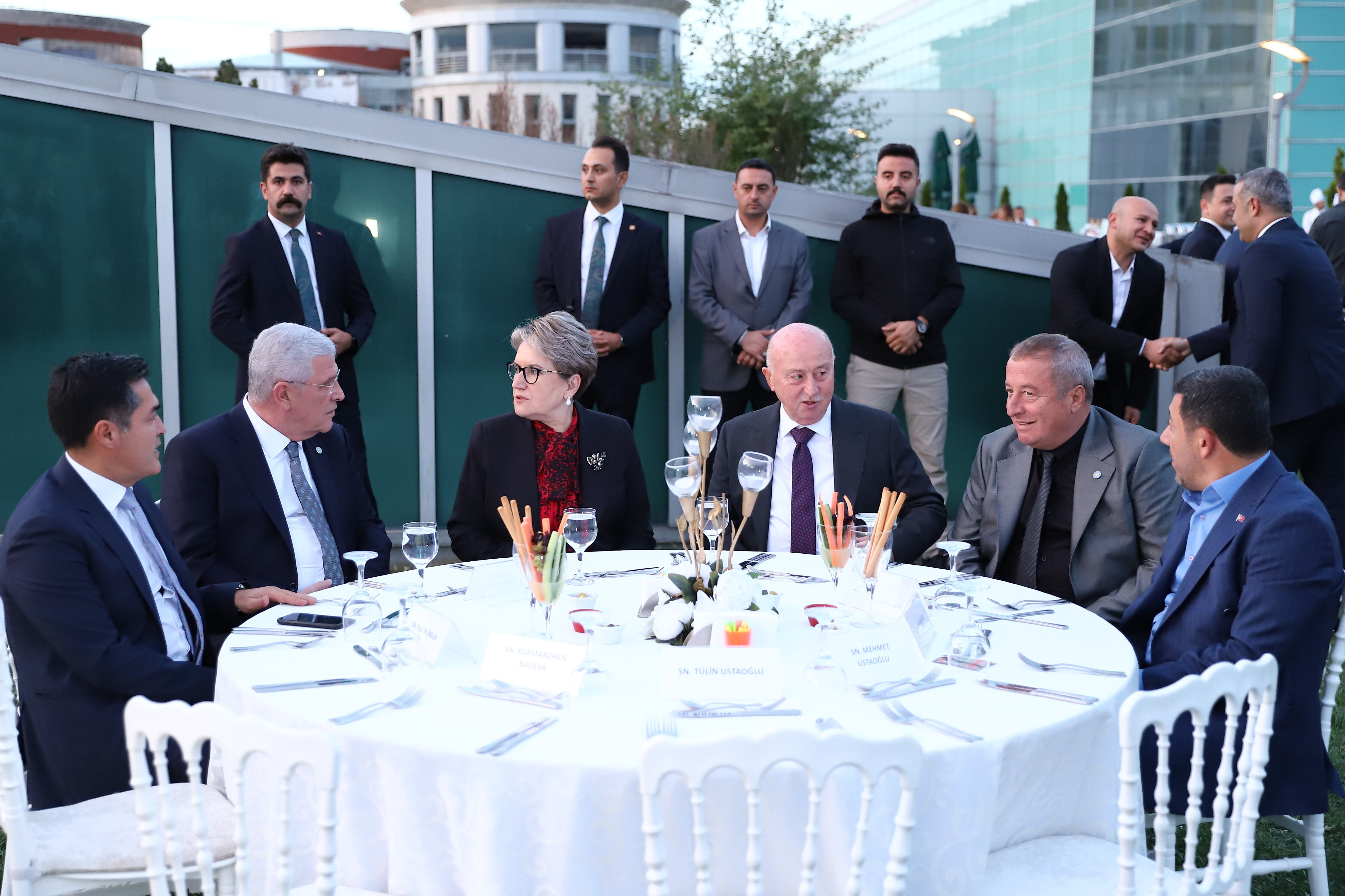 İyi Parti'de halef selef yan yana! Dervişoğlu ve Akşener aynı karede görüntülendi - 2. Resim