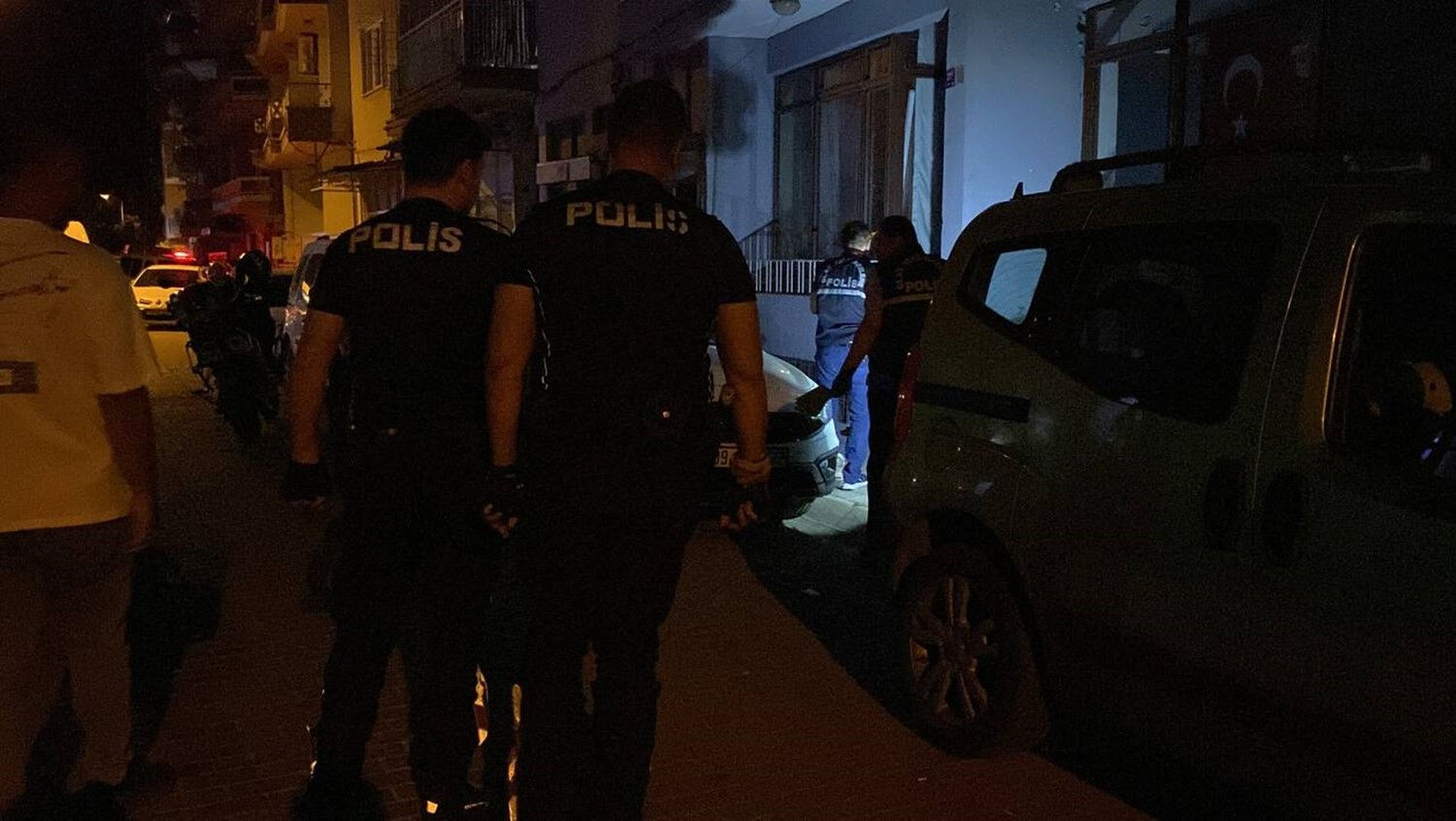 Sokak hayvanları için mama kavgası kanlı bitti! Bıçakla saldırdı, 2 kişi yaralandı Sokak hayvanları için mama kavgası kanlı bitti! Bıçakla saldırdı, 2 kişi yaralandı - 1. Resim