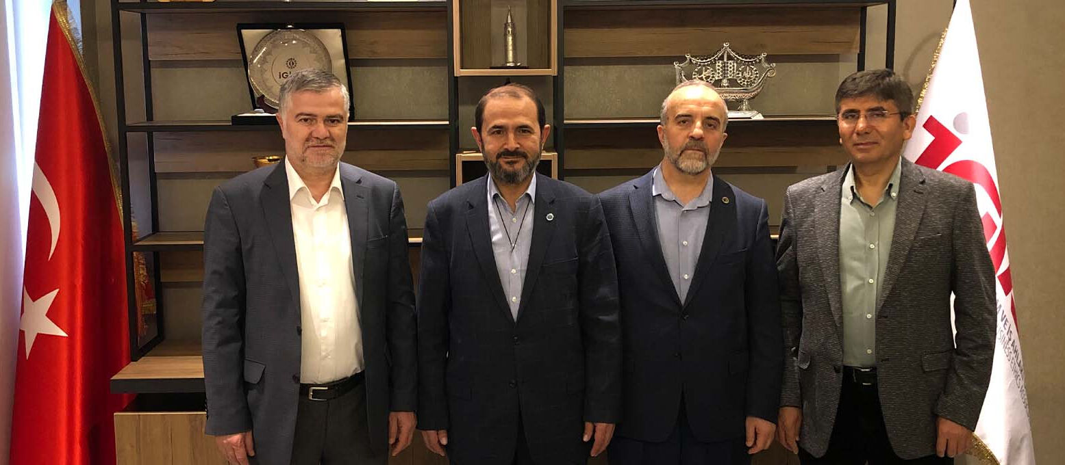 Yıldız Teknik Üniversitesi yeni rektörü Prof. Dr. Eyüp Debik ÇEKUD Yönetim Kurulu Başkanı Yıldız Teknik Üniversitesi yeni rektörü Prof. Dr. Eyüp Debik ÇEKUD Yönetim Kurulu Başkanı - 2. Resim