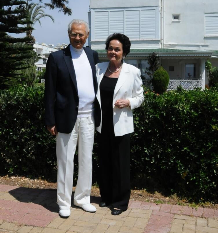 Britte Kosing kalp krizinden öldü! Türkiye'de defnedildi... - 1. Resim