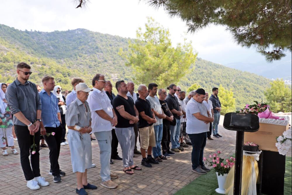 Britte Kosing kalp krizinden öldü! Türkiye'de defnedildi... - 2. Resim