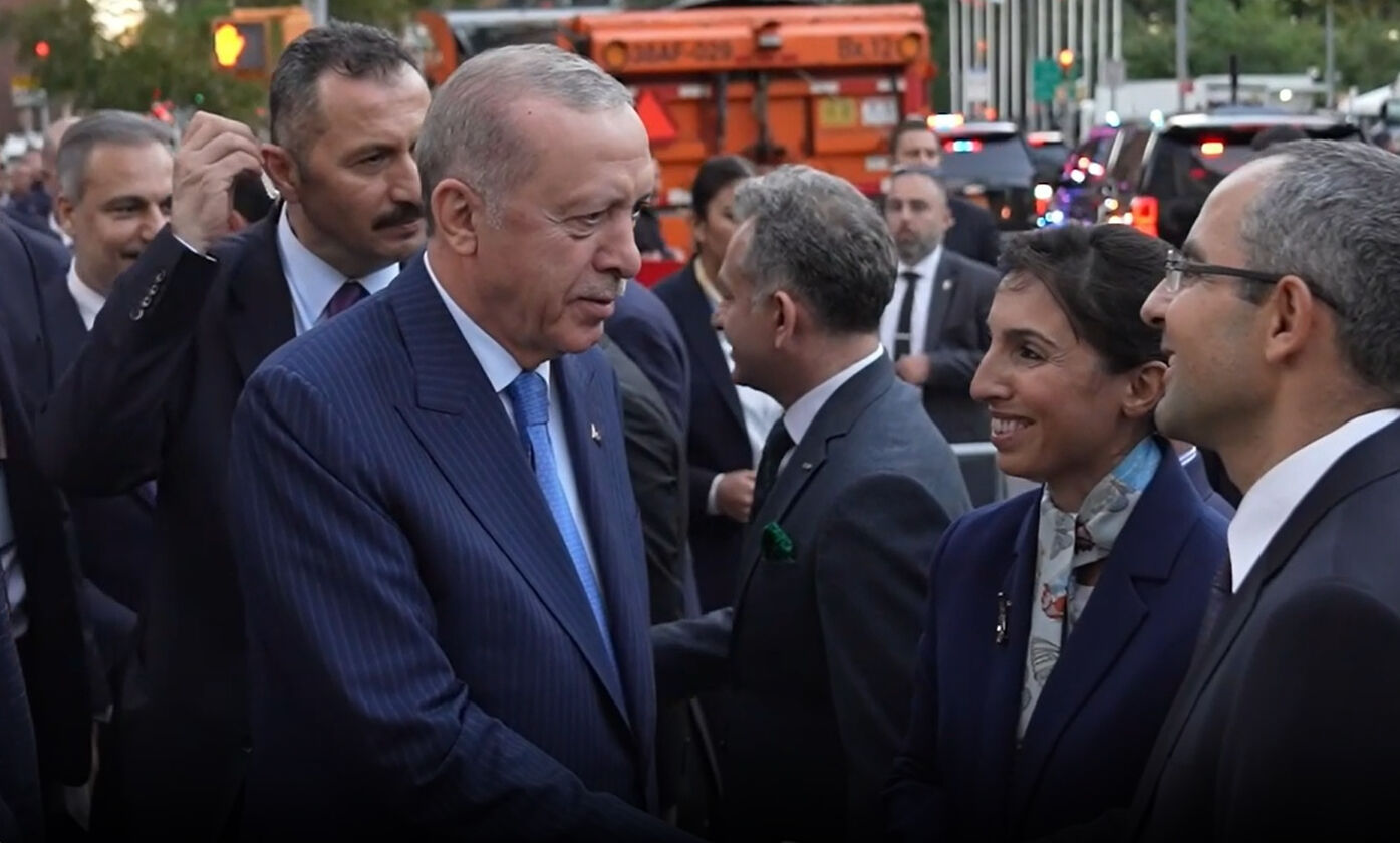 Cumhurbaşkanı Erdoğan'a ABD'de sevgi gösterisi! Karşılamada dikkat çeken isim - 4. Resim