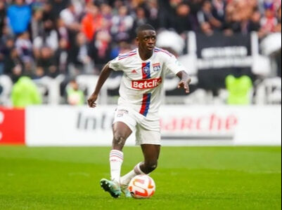 Derbi galibiyetinin ardından Galatasaray, sağ bek arayışına geçti! - 5. Resim