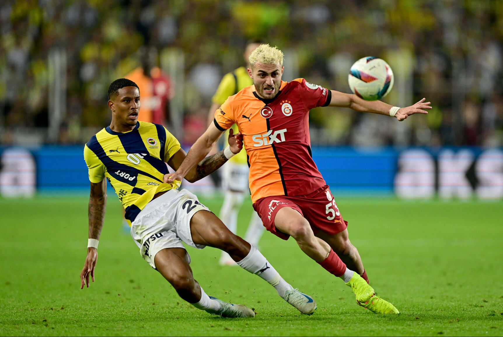 Derbi galibiyetinin ardından Galatasaray, sağ bek arayışına geçti! - 2. Resim