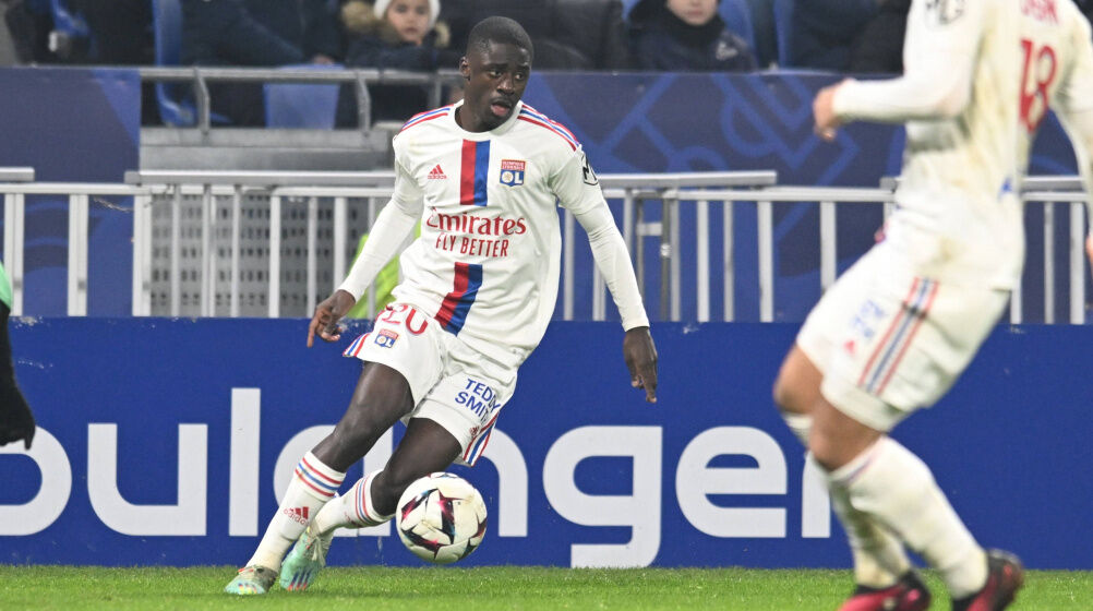 Derbi galibiyetinin ardından Galatasaray, sağ bek arayışına geçti! - 4. Resim