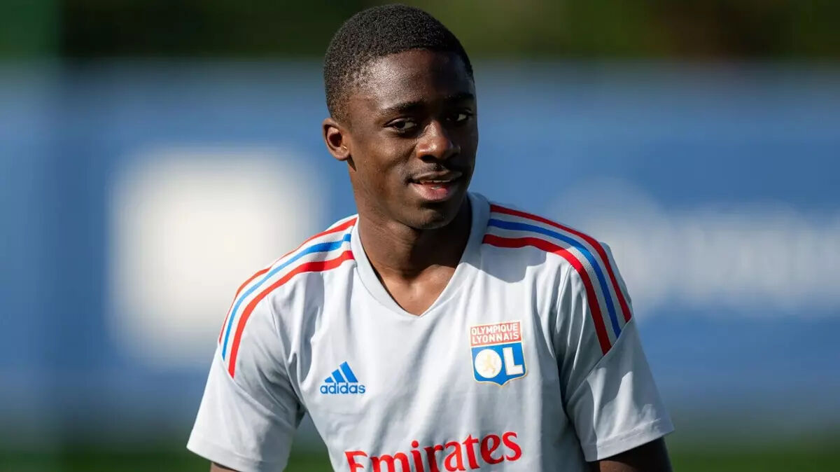 Derbi galibiyetinin ardından Galatasaray, sağ bek arayışına geçti! - 7. Resim