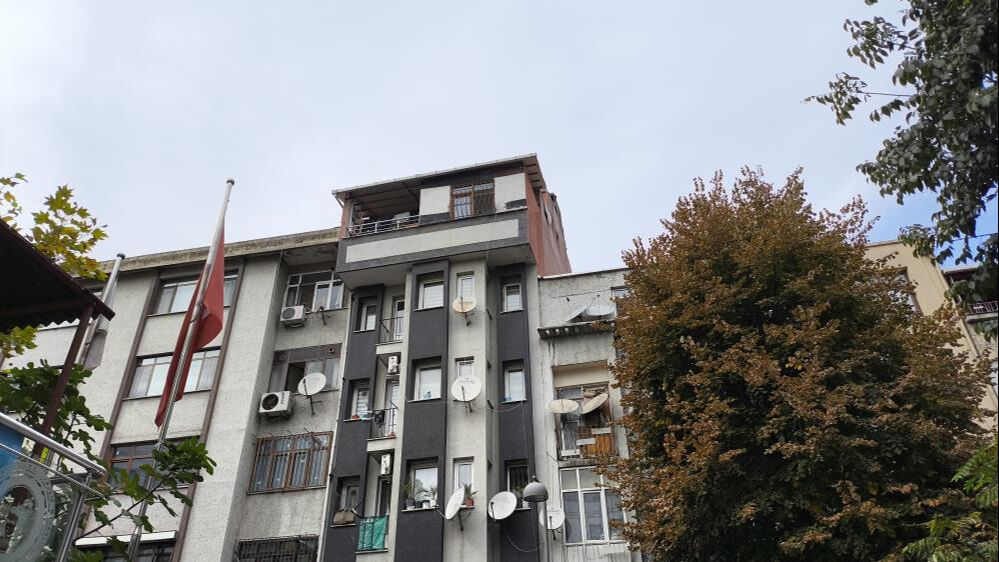 Fatih'te ka&ccedil;ak kat &uuml;st&uuml;ne yapılan başka bir ka&ccedil;ak kat herkesi şoke etti - 2. Resim