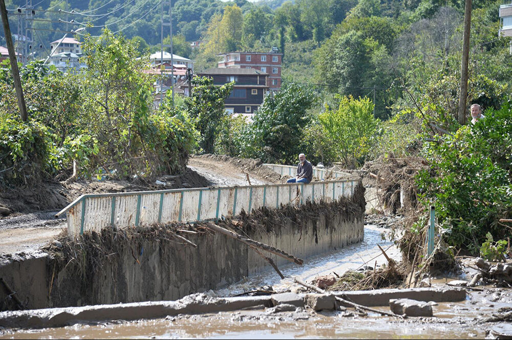 Trabzon Valiliği son durumu açıkladı! 320 ihbar geldi, hasar tespiti yapılıyor - 3. Resim