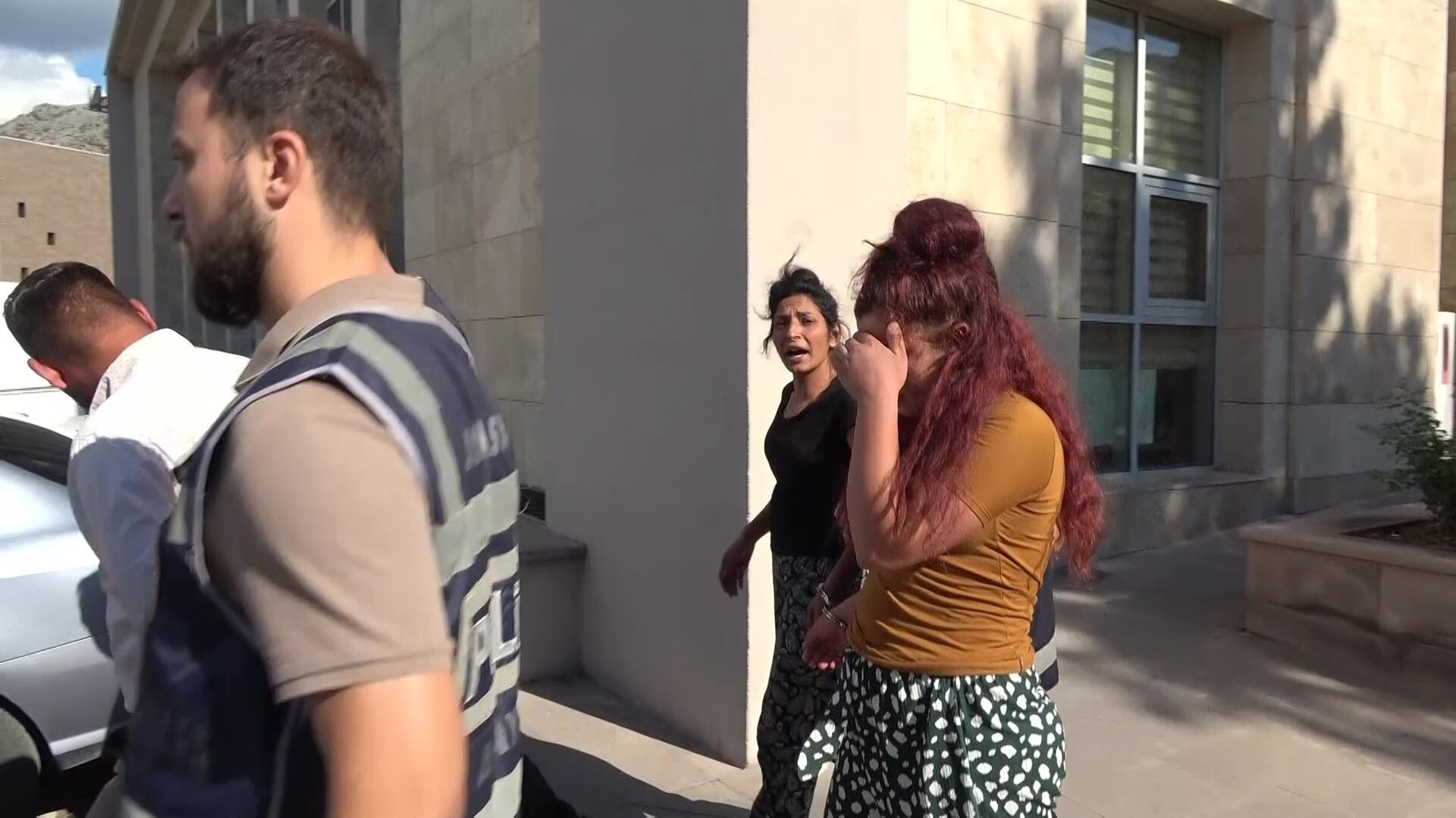 Yakayı ele veren hırsızdan "Neden yaptınız?" sorusuna şoke eden cevap Yakayı ele veren hırsızdan "Neden yaptınız?" sorusuna şoke eden cevap - 1. Resim