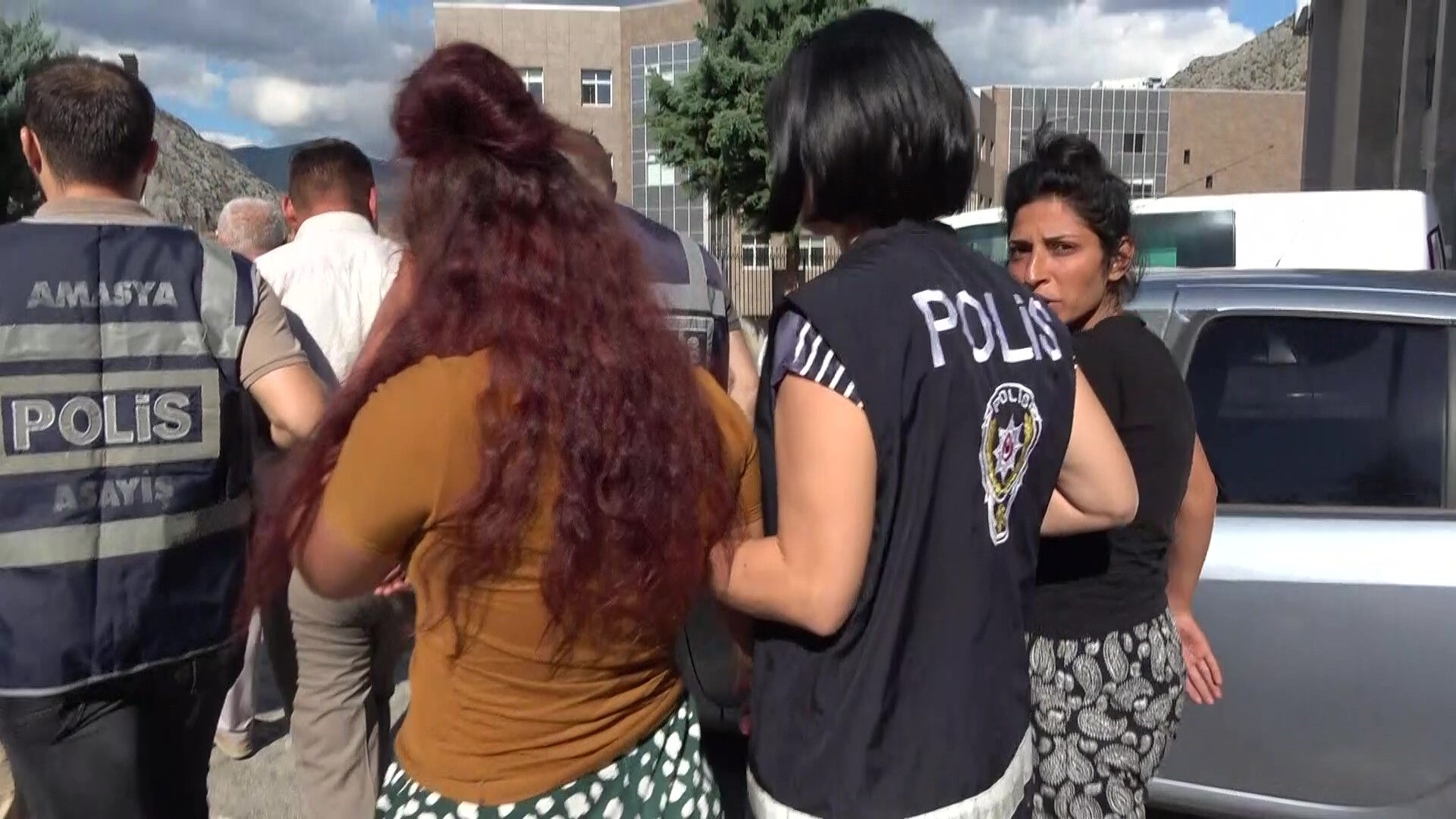 Yakayı ele veren hırsızdan "Neden yaptınız?" sorusuna şoke eden cevap Yakayı ele veren hırsızdan "Neden yaptınız?" sorusuna şoke eden cevap - 3. Resim