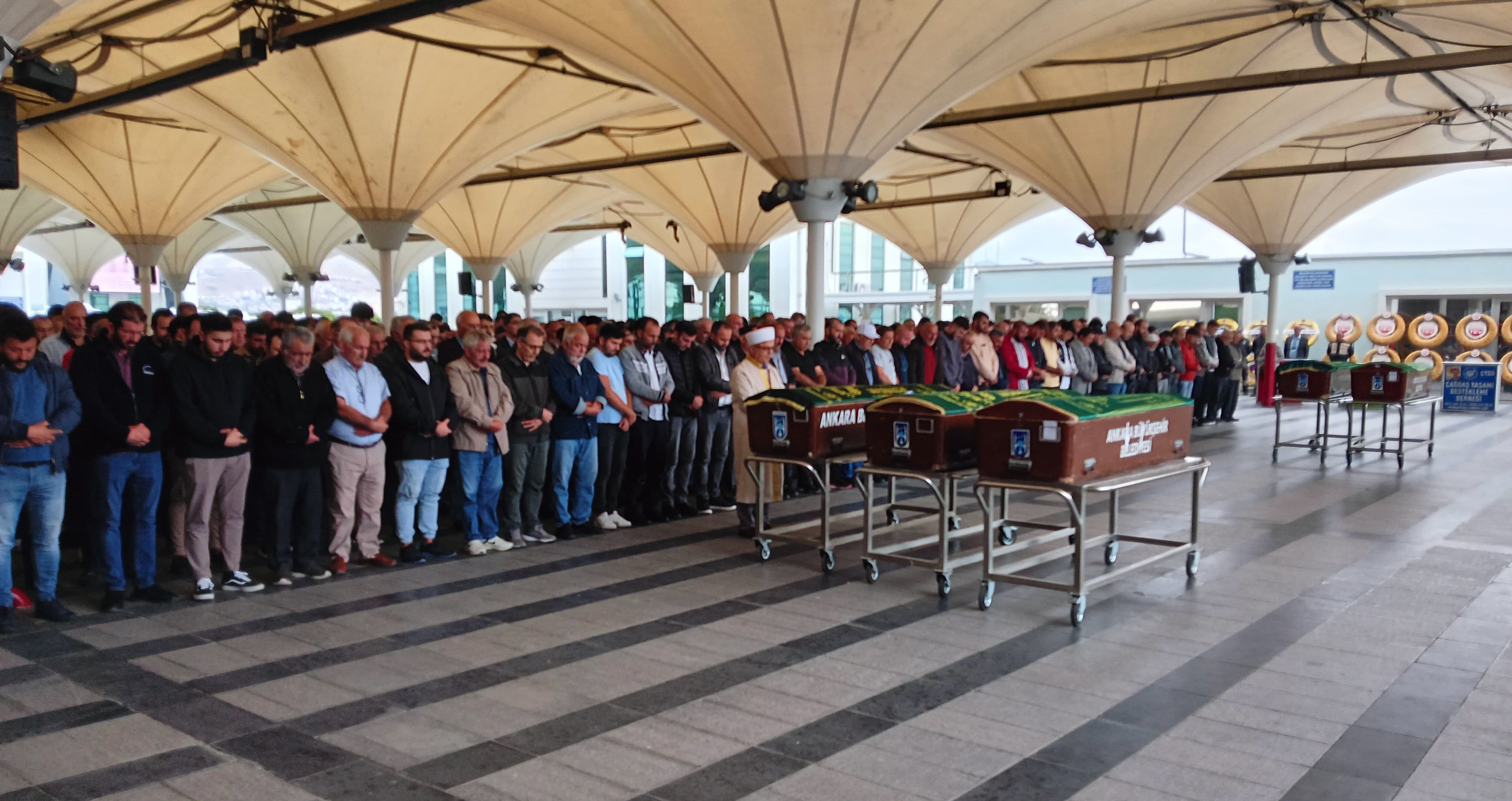 7 yaşındaki Yusuf'un feci ölümü! Gözyaşlarıyla defnedildi 7 yaşındaki Yusuf'un feci ölümü! Gözyaşlarıyla defnedildi - 3. Resim