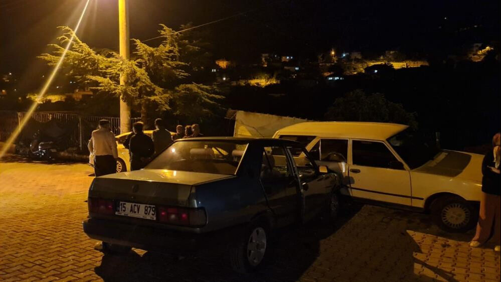 Burdur'da kan donduran infaz! Arabasının önünü kesip kurşuna dizdiler Burdur'da kan donduran infaz! Arabasının önünü kesip kurşuna dizdiler - 1. Resim