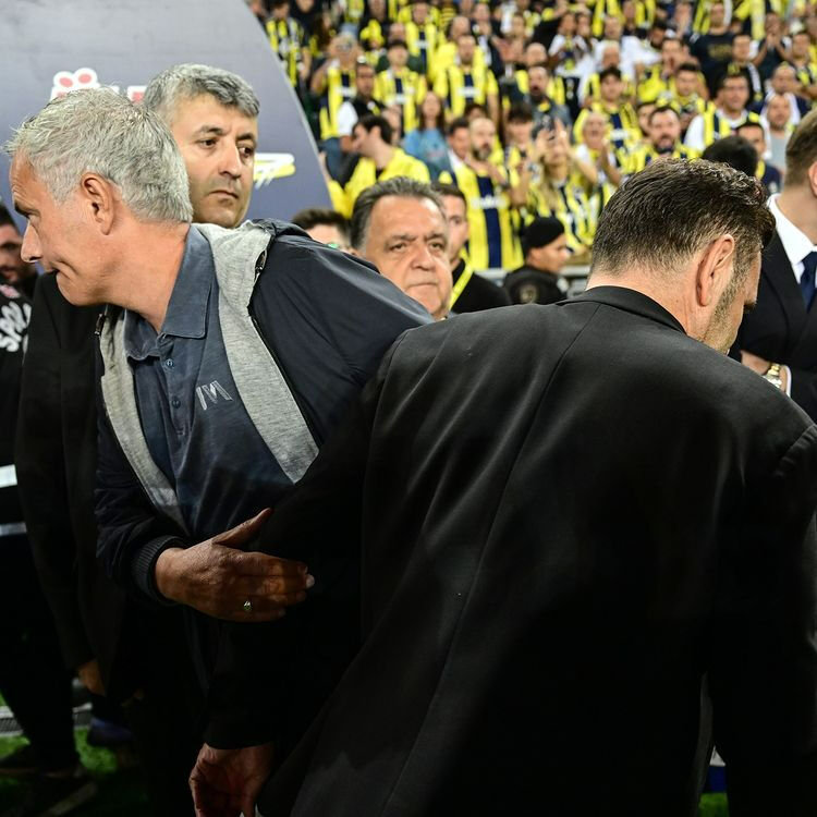 Galatasaray'ın Mourinho paylaşımı Avrupa'da manşetlerde! 