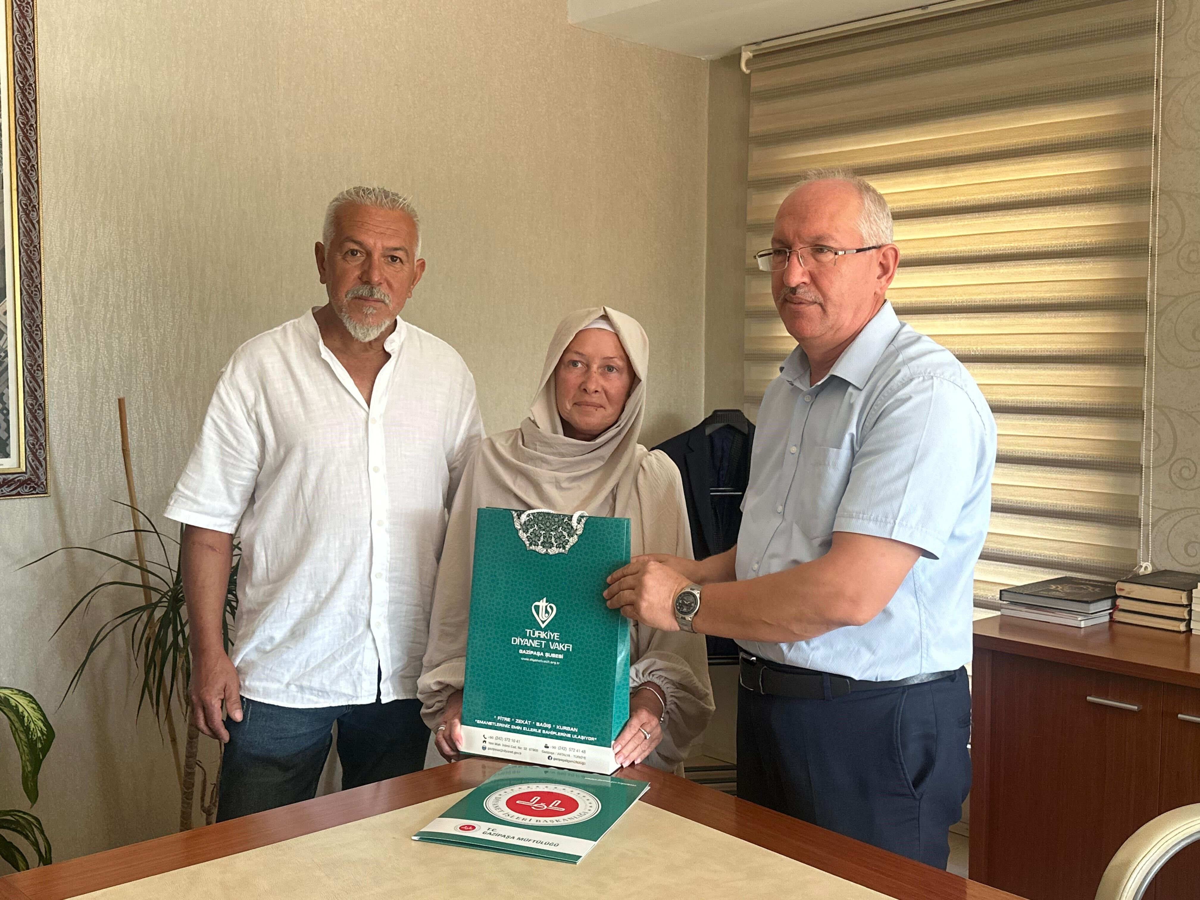 İslam'dan etkilenen Rus kadın Müslüman oldu İslam'dan etkilenen Rus kadın Müslüman oldu - 1. Resim