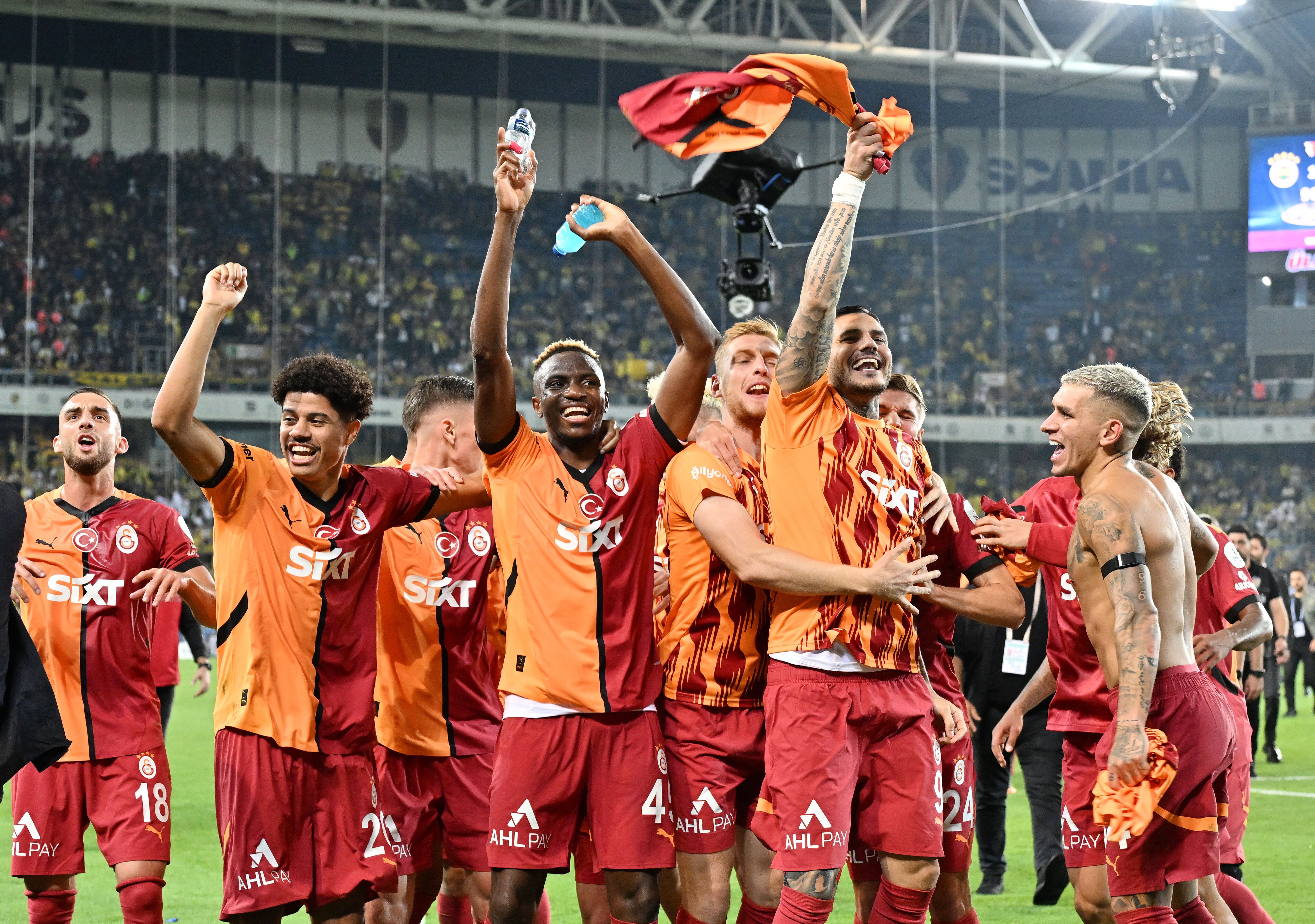 Okan Buruk, Jose Mourinho'yu 5 hamlede mat etti! Derbi zaferinin perde arkasında neler oldu? Okan Buruk, Jose Mourinho'yu 5 hamlede mat etti! Derbi zaferinin perde arkasında neler oldu? - 5. Resim