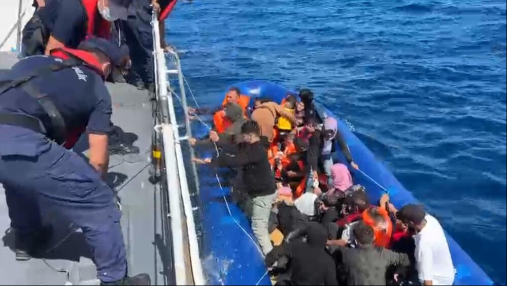 Yunanistan'ın ölüme terk ettiği kaçak mültecileri Türkiye kurtardı - 3. Resim