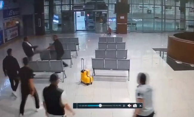 Belediye başkanı ve oğlundan terminalde meydan dayağı - 1. Resim