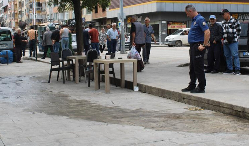 Çay ocağında başladı, sokağa taştı: Bacanak kavgasında kan aktı! Çay ocağında başladı, sokağa taştı: Bacanak kavgasında kan aktı! - 1. Resim
