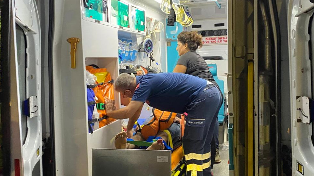 Film sahnelerini aratmayan kurtarma operasyonu! Uçurumdan düşen adamın imdadına itfaiye yetişti - 4. Resim