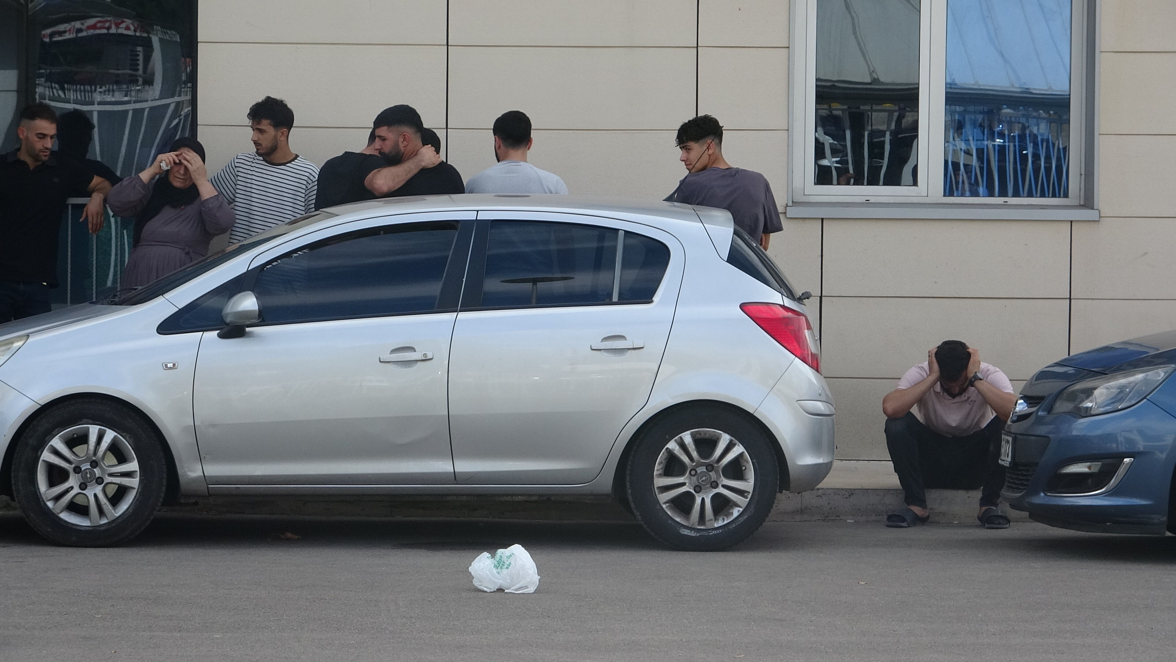 Mehmetşah Işık'a acı veda... Aile sinir krizi geçirip yere yığıldı - 5. Resim