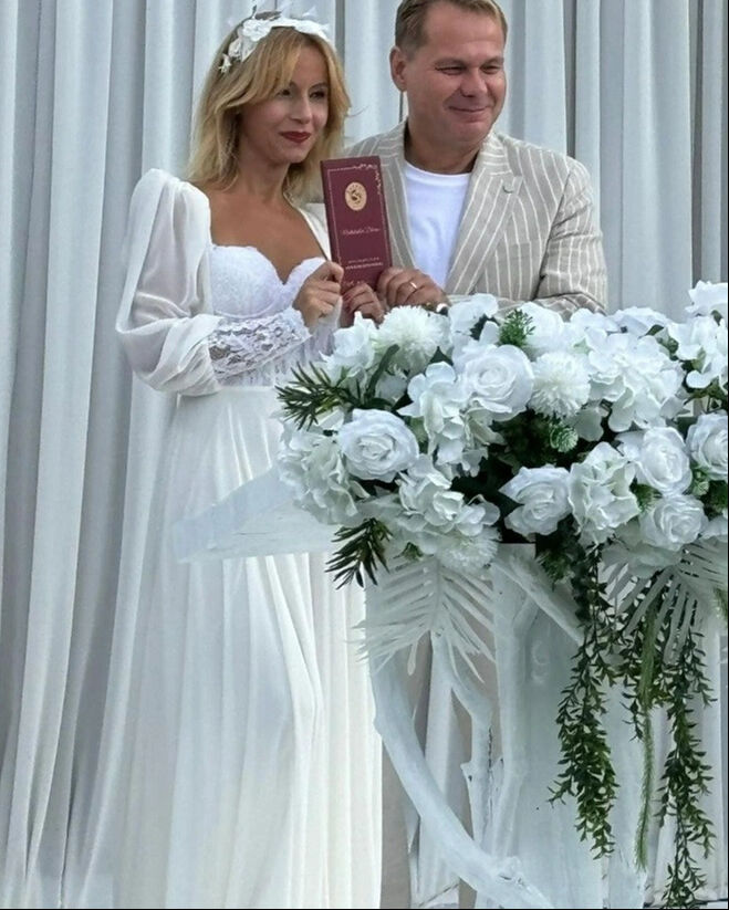 Orhan Gencebay'ın oğlu Altan Gencebay evlendi! İşte müstakbel eşi... - 2. Resim