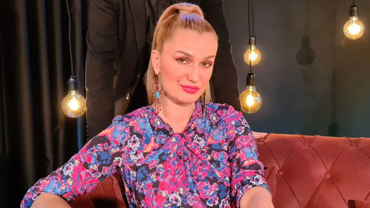 Tuğba Özay yeni mesleğini duyurdu! Siyasete atılıyor! Olay açıklama Tuğba Özay yeni mesleğini duyurdu! Siyasete atılıyor! Olay açıklama - 2. Resim