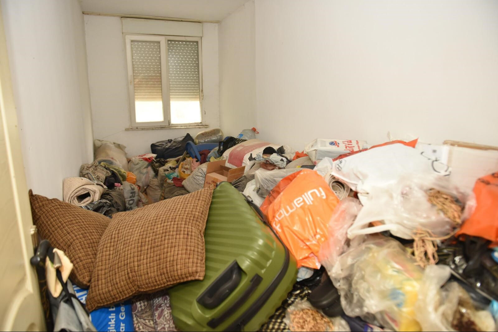 70 metrekarelik ev mahalleliye kabusu yaşattı - 3. Resim