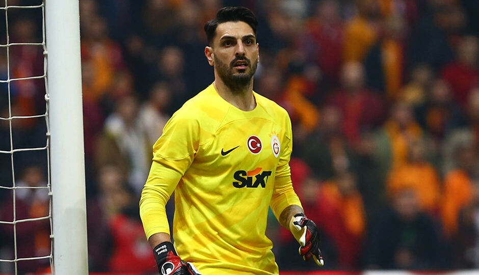 Galatasaray'da forma giyen 33 yaşındaki Günay Güvenç Almanya doğumlu Galatasaray'da forma giyen 33 yaşındaki Günay Güvenç Almanya doğumlu - 6. Resim