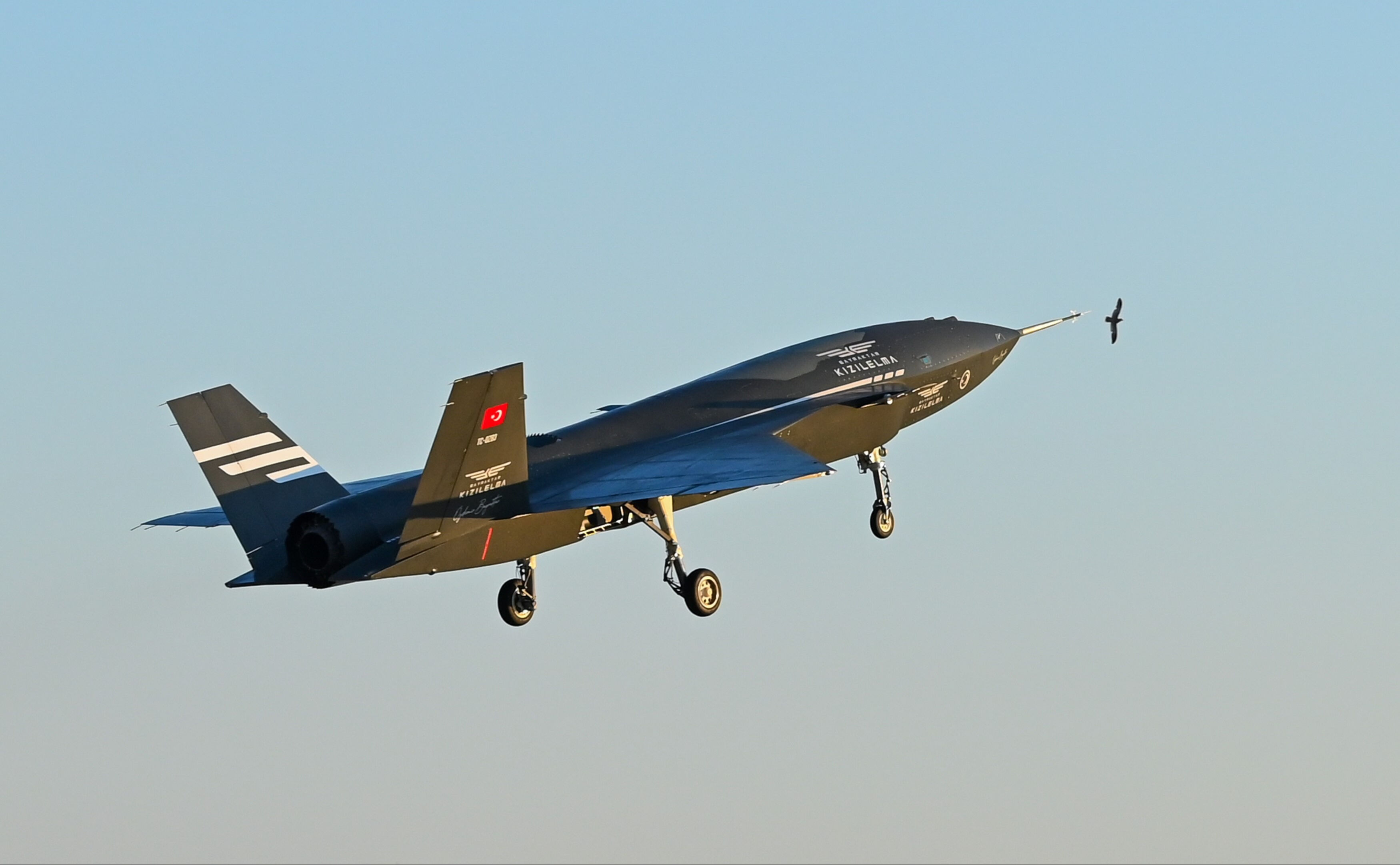 Havacılık tarihinde bir ilk! Bayraktar KIZILELMA göklerde - 2. Resim