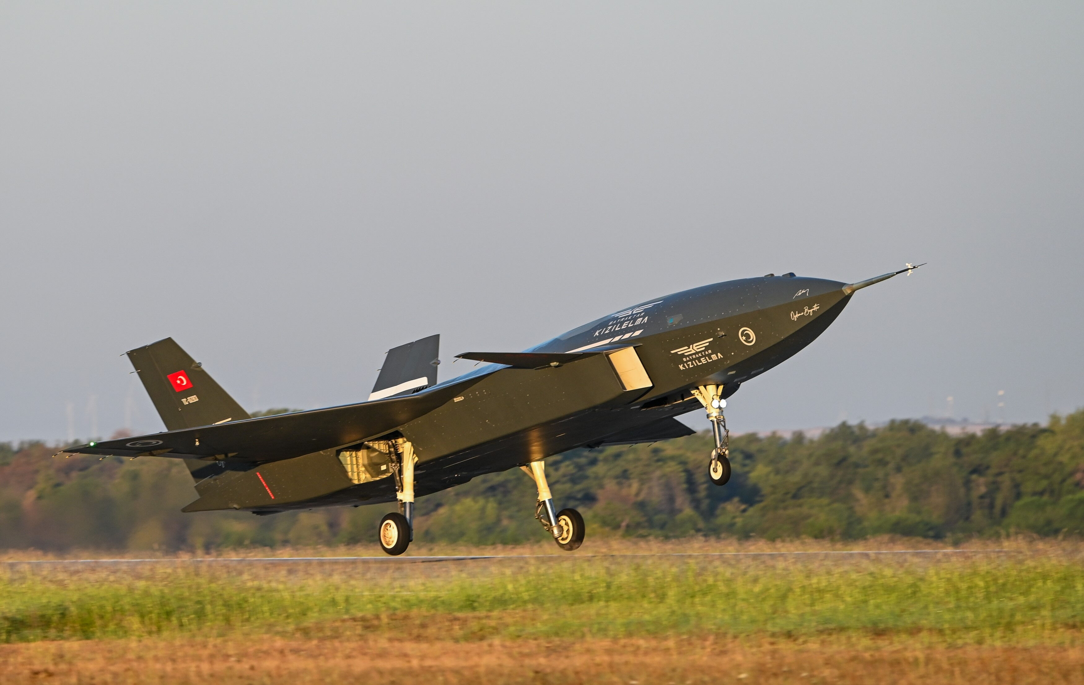 Havacılık tarihinde bir ilk! Bayraktar KIZILELMA göklerde - 7. Resim