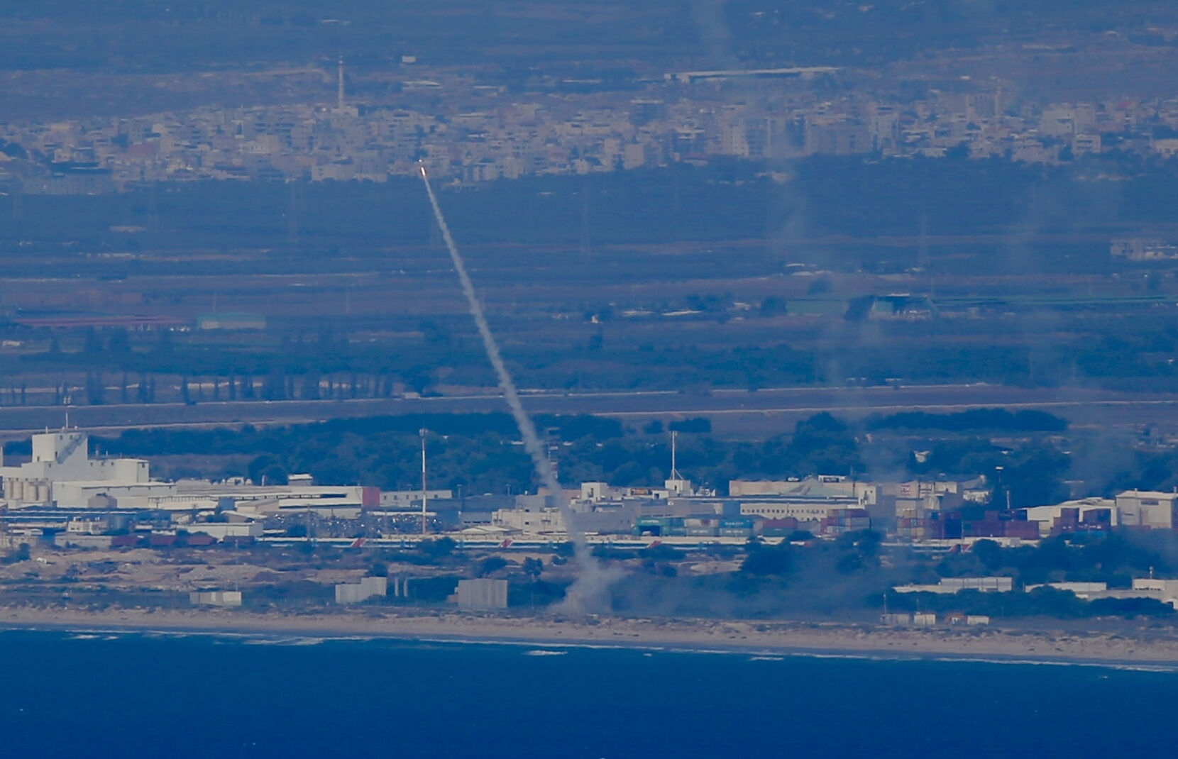 Hizbullah Mossad'ı hedef aldı: Tel Aviv'e 06.30 füzesi! Hizbullah Mossad'ı hedef aldı: Tel Aviv'e 06.30 füzesi! - 1. Resim
