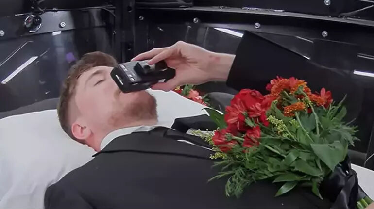 Mr. Beast camdan tabutta 7 gün gömülü kalmıştı! Ünlü Youtuber'dan yeni skandal - 2. Resim