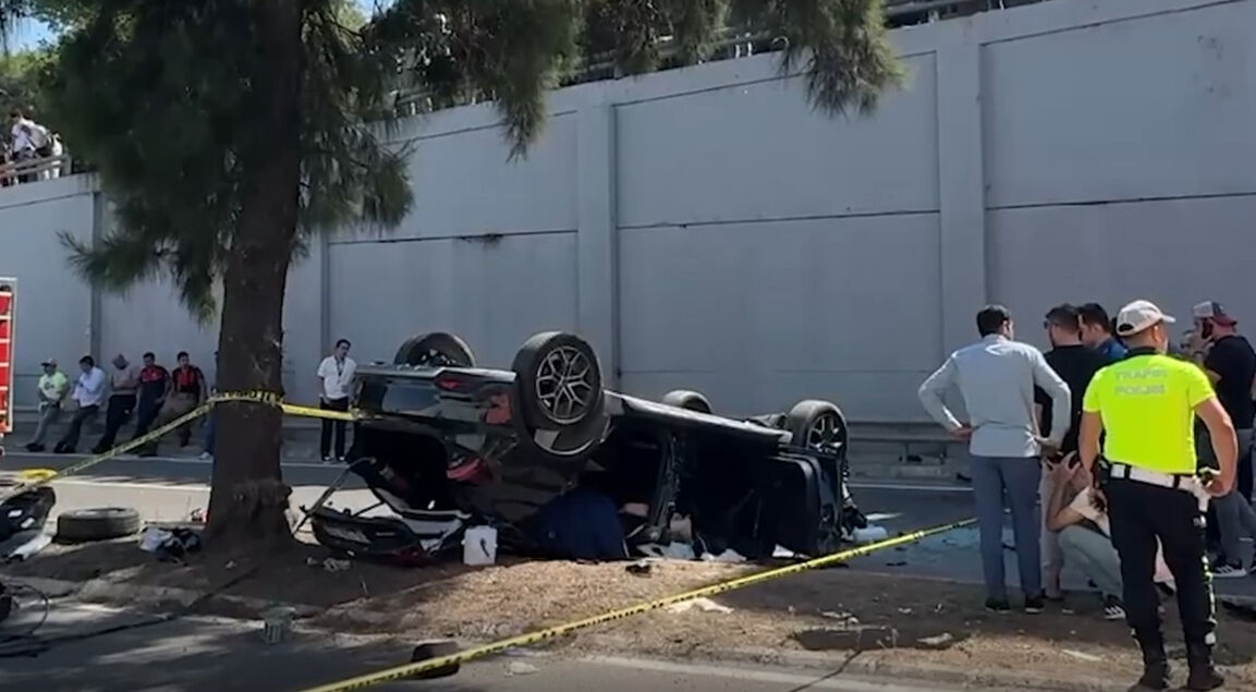 Otomobil alt geçide düştü! 3 kişi hayatını kaybetti Otomobil alt geçide düştü! 3 kişi hayatını kaybetti - 4. Resim