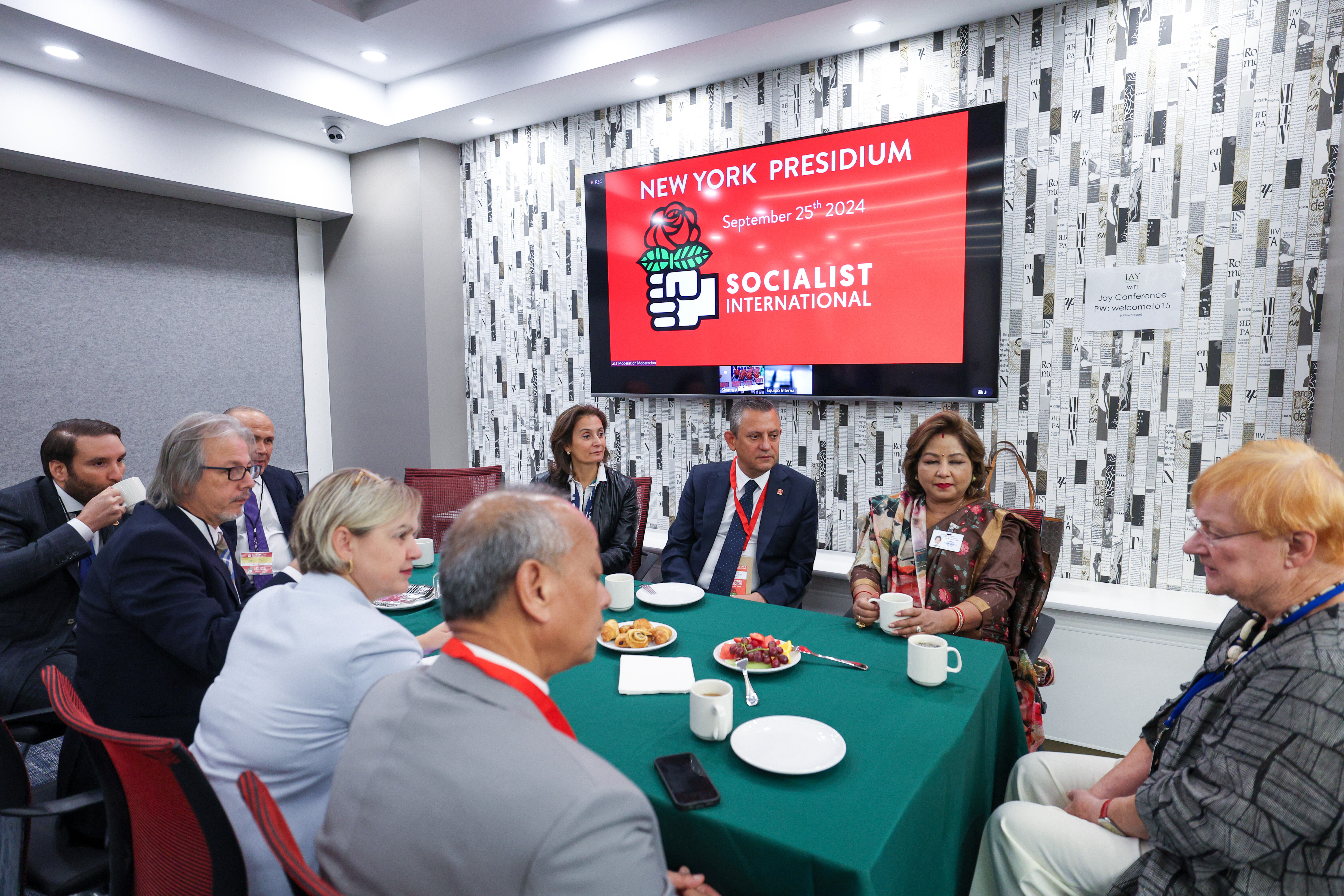 Özgür Özel ABD'de tarih verdi! Filistin lideri Abbas'la görüşecek - 2. Resim