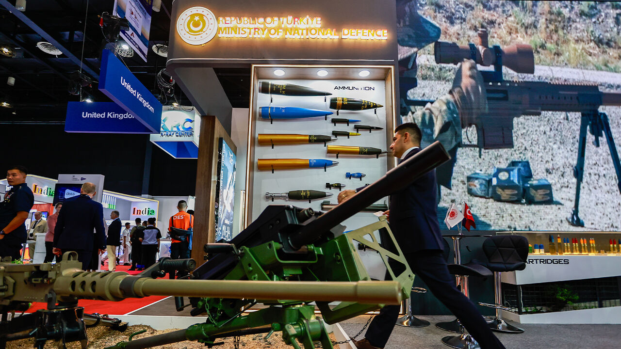 Türkiye silah sistemleriyle boy gösterdi! Filipinler'de dikkat çeken Asya Savunma ve Güvenlik Fuarı - 1. Resim