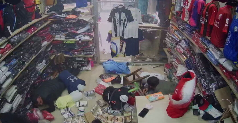 Beyazıt'ta 2 yıl önce yaşanan silahlı çatışmanın yeni görüntüleri ortaya çıktı! Azerbaycanlı oyuncu Kamran Dadashzade ölmüştü - 3. Resim