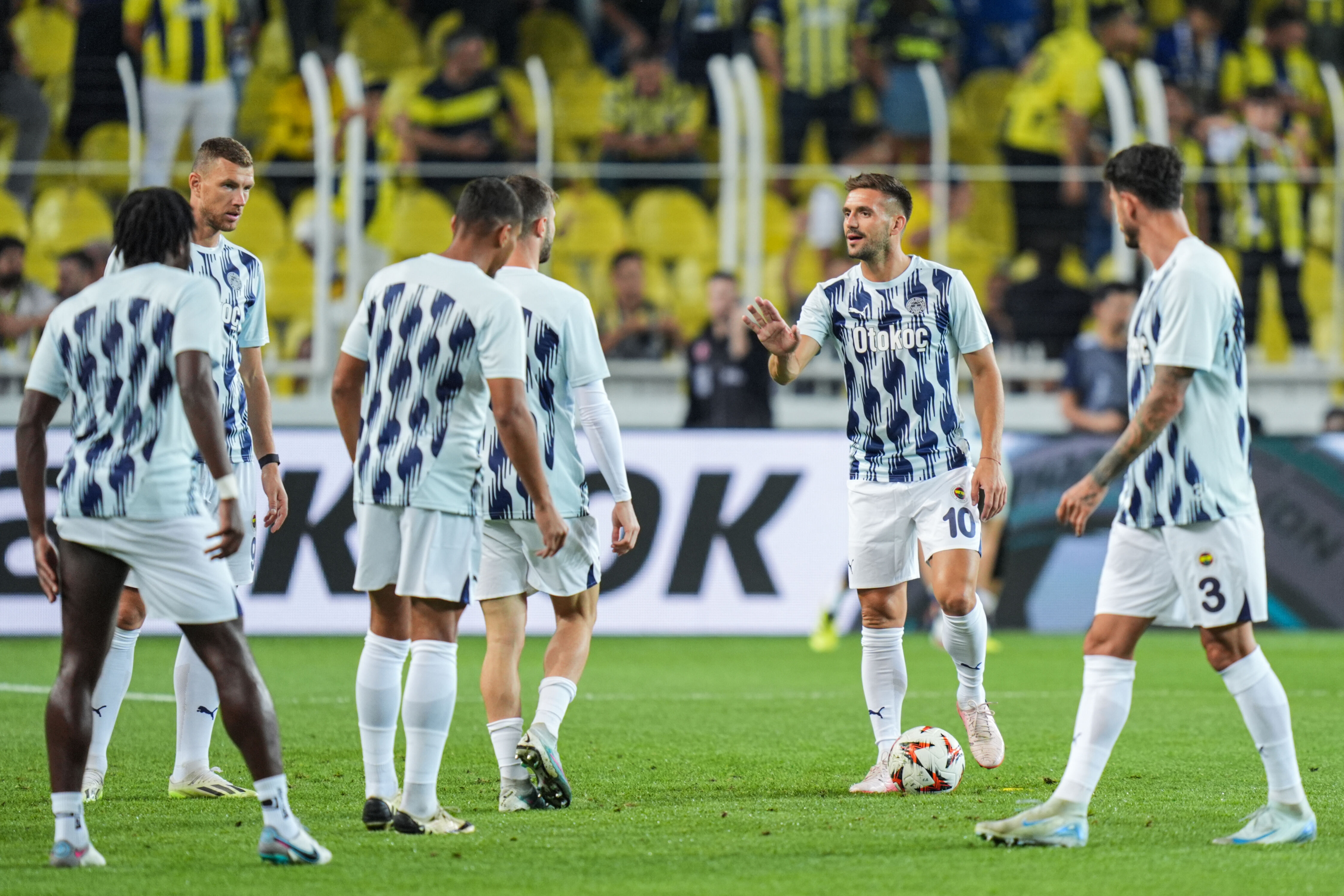 Fenerbahçe Avrupa'da galibiyetle başladı! Jose Mourinho rekor kırdı Fenerbahçe - Union Saint-Gilloise | Canlı Anlatım - 1. Resim