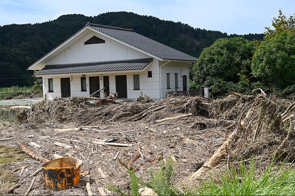 Japonya'yı sel vurdu, ölü sayısı arttı! Çok sayıda kayıp var... Japonya'yı sel vurdu, ölü sayısı arttı! Çok sayıda kayıp var... - 2. Resim