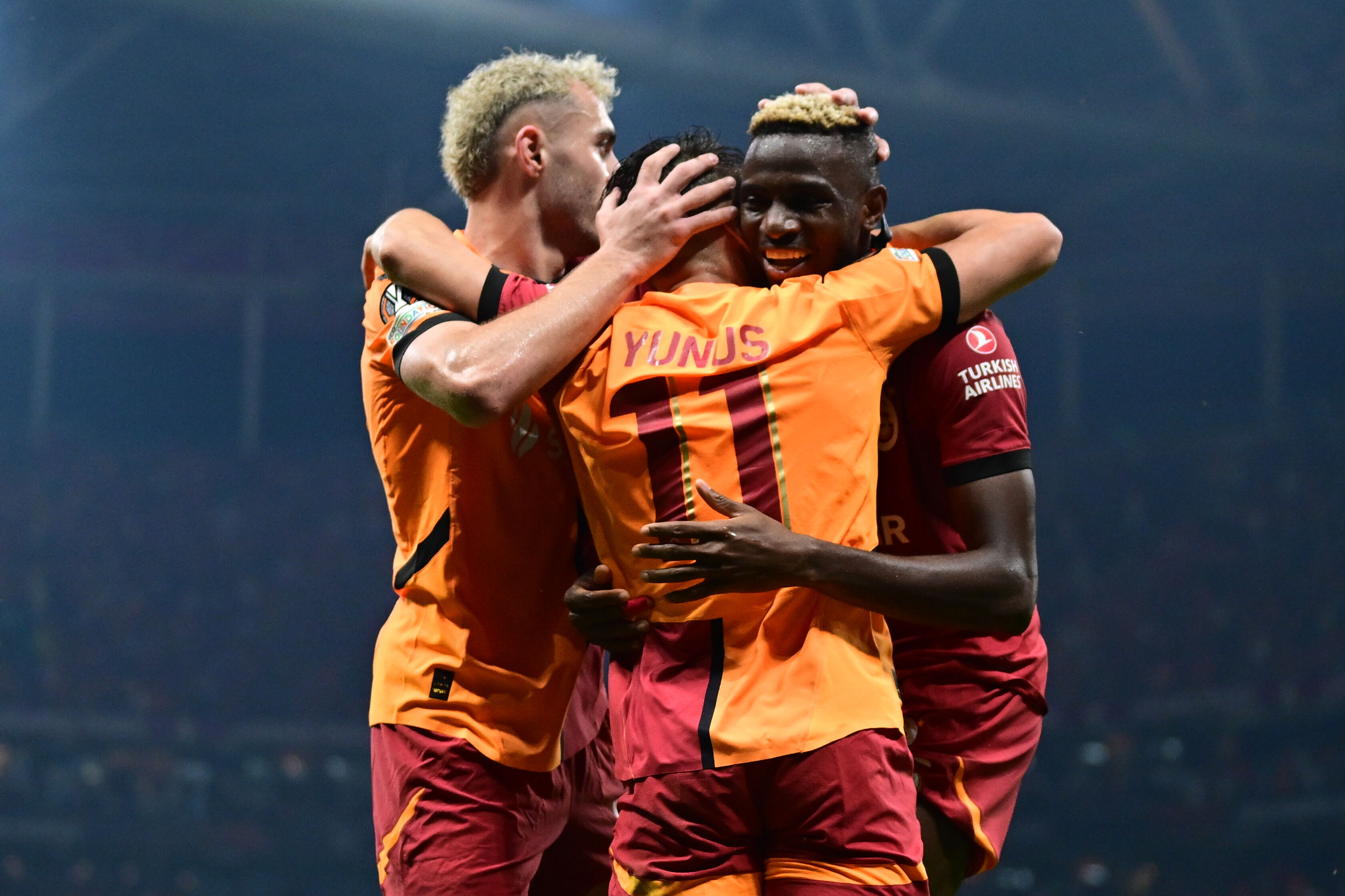 Osimhen rakibin elini ayağına doladı! Galatasaray Avrupa'ya süper başladı Osimhen rakibin elini ayağına doladı! Galatasaray Avrupa'ya süper başladı - 3. Resim