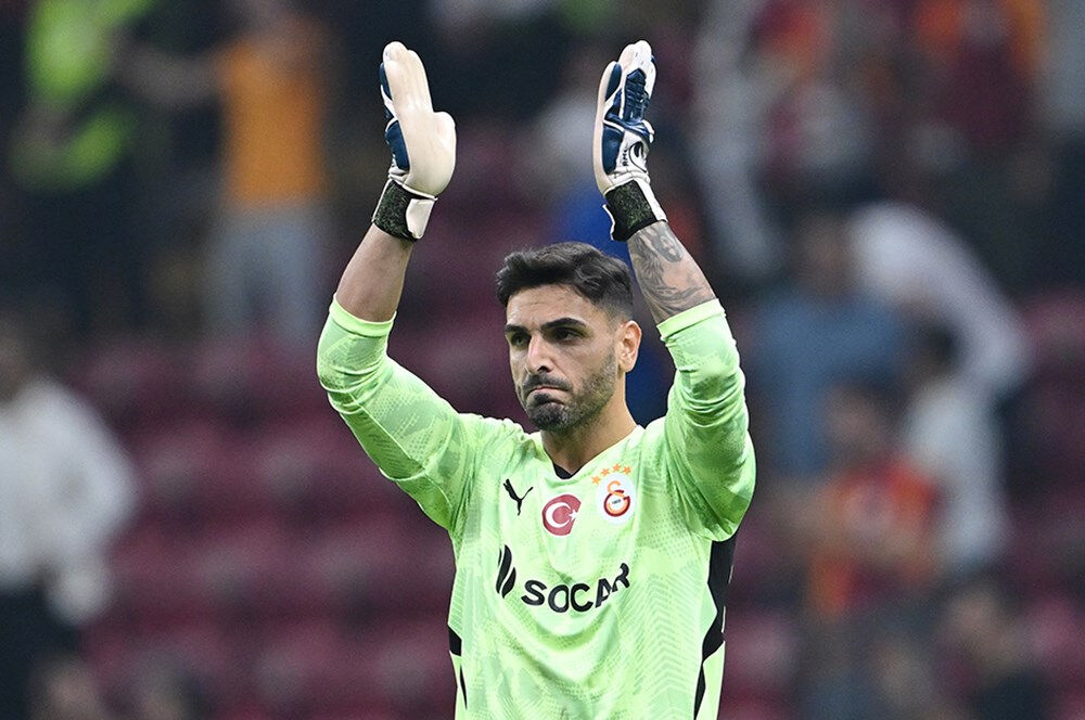 Osimhen rakibin elini ayağına doladı! Galatasaray Avrupa'ya süper başladı Osimhen rakibin elini ayağına doladı! Galatasaray Avrupa'ya süper başladı - 4. Resim