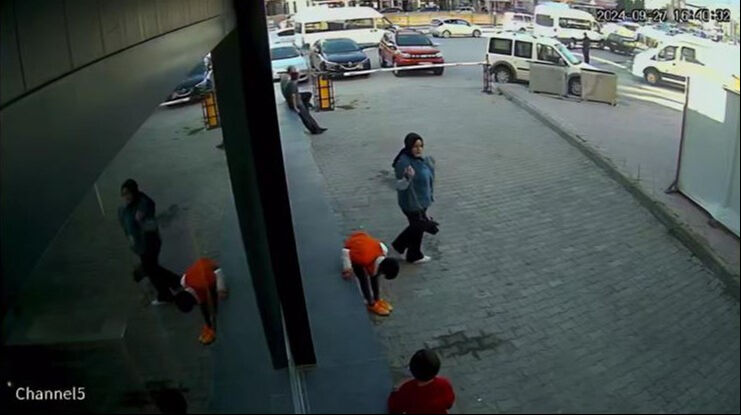 10 yaşındaki çocuğu öldüresiye dövdü! Sağlık çalışanından akıl almaz şiddet 10 yaşındaki çocuğu öldüresiye dövdü! Sağlık çalışanından akıl almaz şiddet - 2. Resim