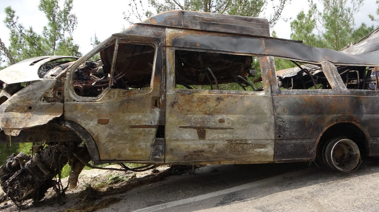 4 kişinin yanarak can verdiği kazada şoför suçu navigasyona attı: Kurbanı olduk - 1. Resim