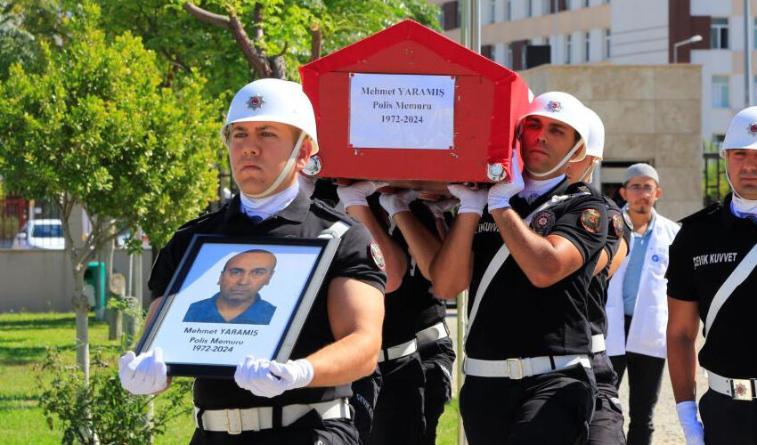 Kalp krizi ge&ccedil;iren polis memuru Mehmet Yaramış&rsquo;a veda! Annesinin s&ouml;zleri y&uuml;rek burktu - 6. Resim