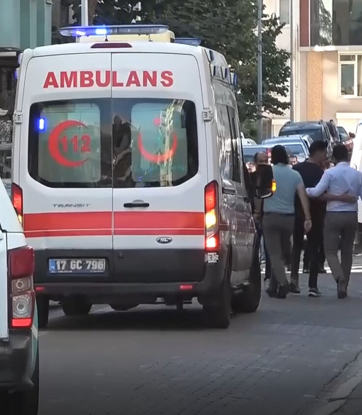 Karakolun sokağında silahlı çatışma! Çok sayıda yaralı var Karakolun sokağında silahlı çatışma! Çok sayıda yaralı var - 2. Resim