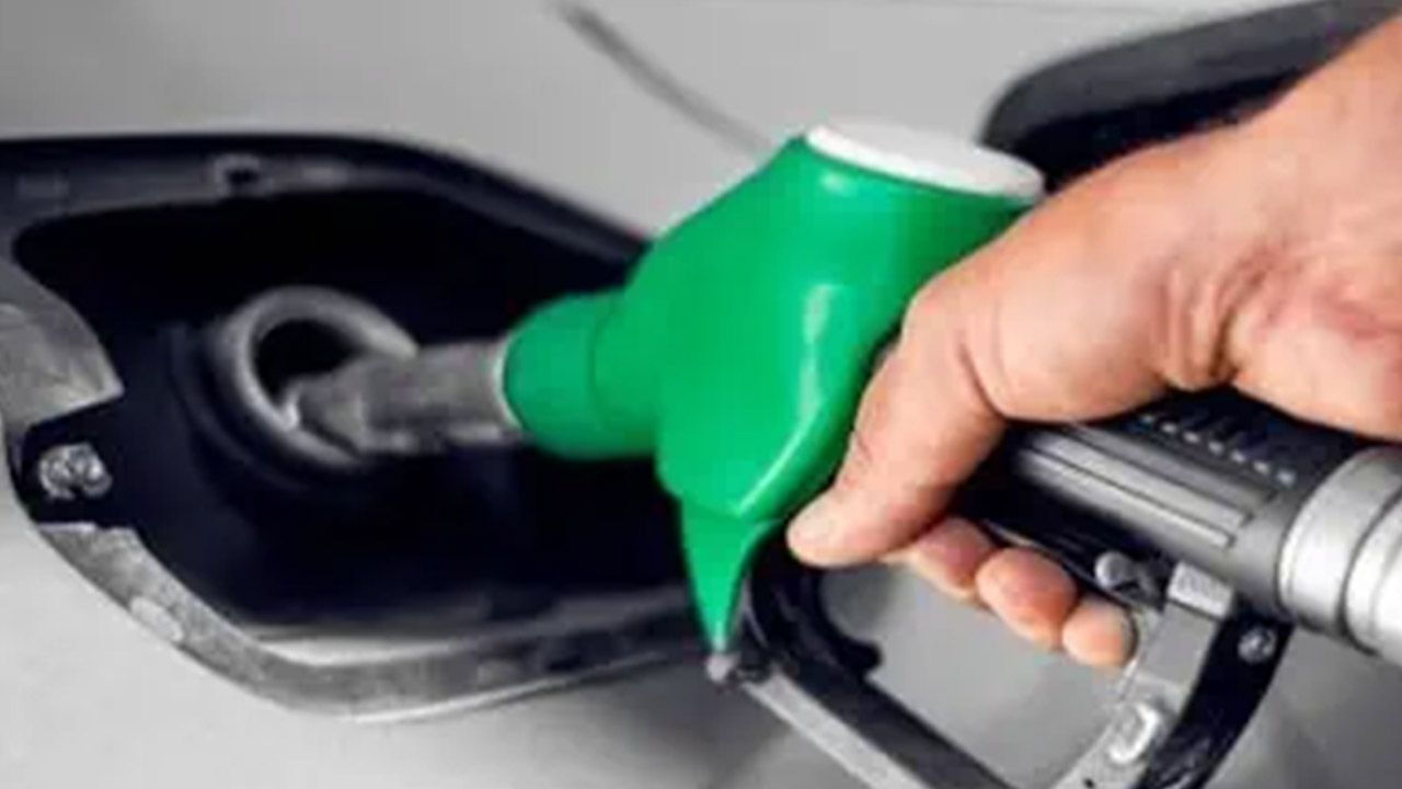 Motorin fiyatına 90 kuruşluk zam geldi  Motorin fiyatına 90 kuruşluk zam geldi  - 2. Resim