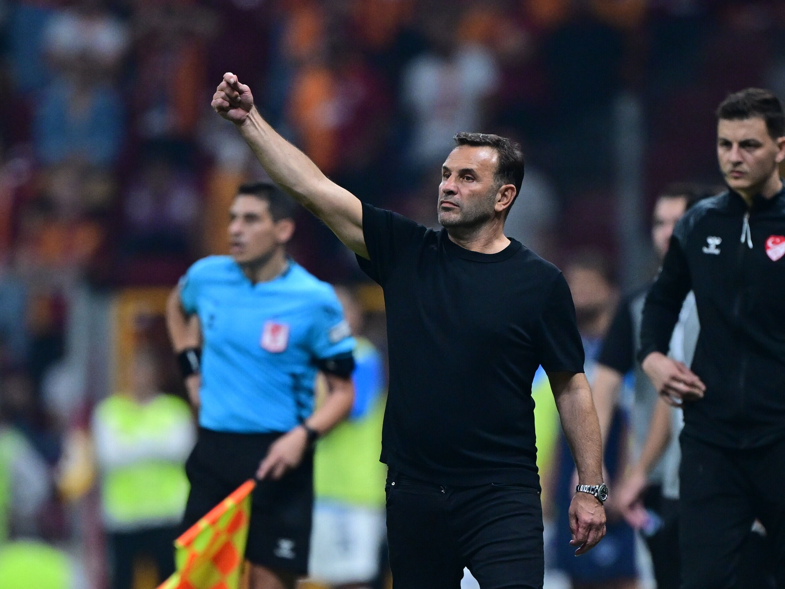 Galatasaray Teknik Direktörü Okan Buruk açıklamalarda bulundu! - 1. Resim